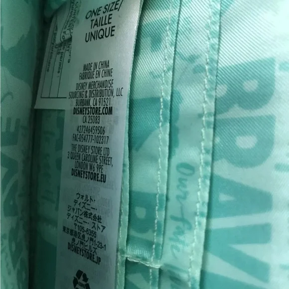 DISNEY “Oh My Disney “ BRAVE Movie Wallet DISNEY STORE Sea-foam Green - Picture 6 of 10